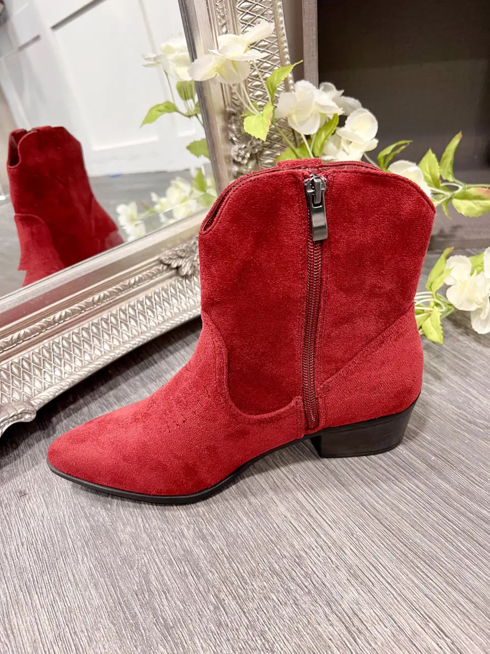 Cowboy Classic RED - Footwear