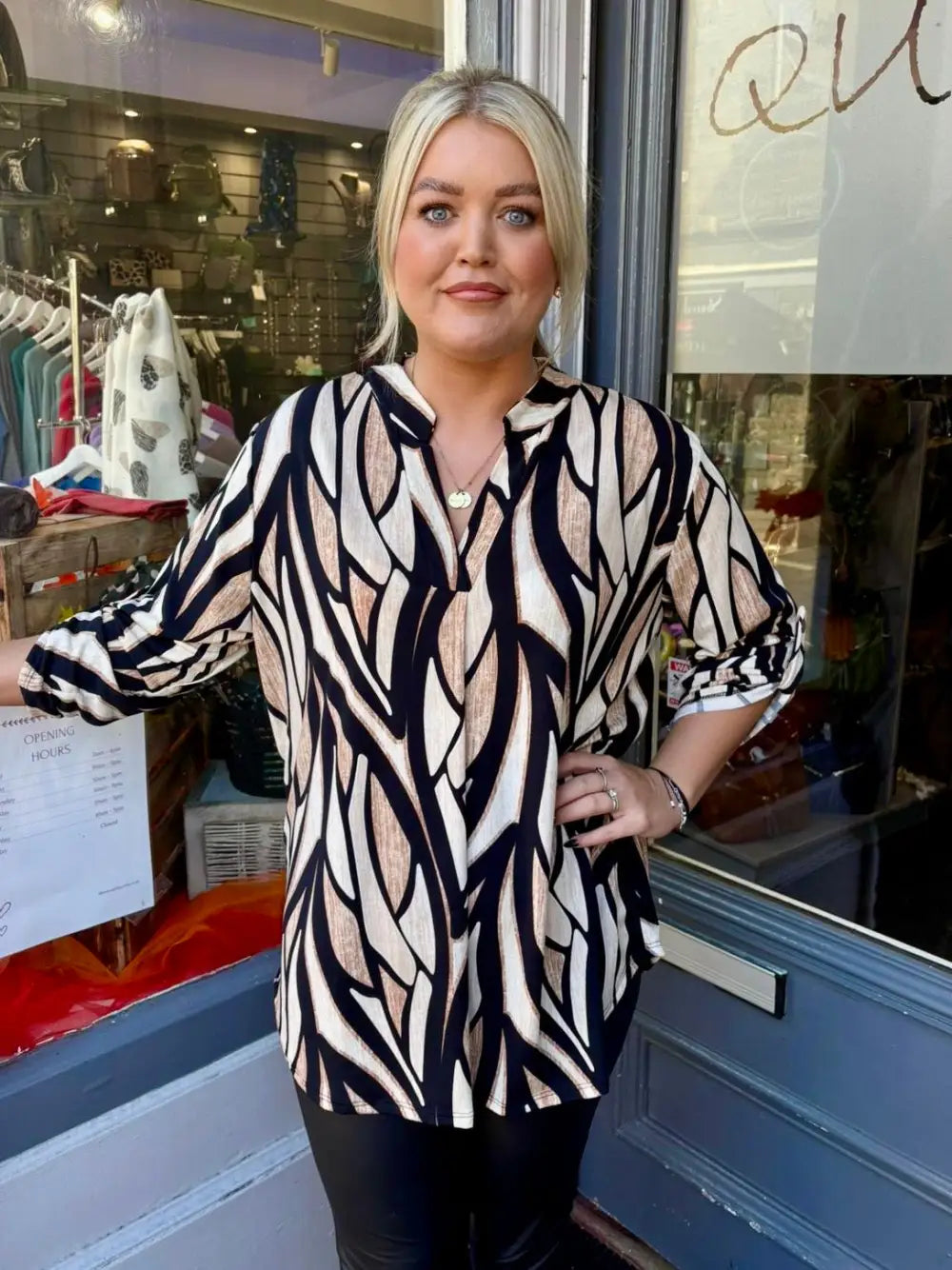 Naomi Abstract Top MOCHA