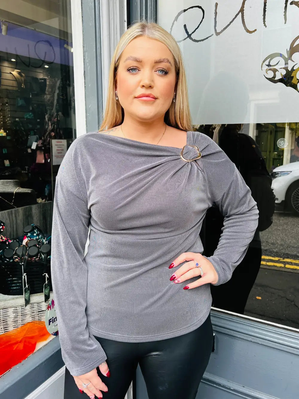 Paloma Clasp Top CHARCOAL