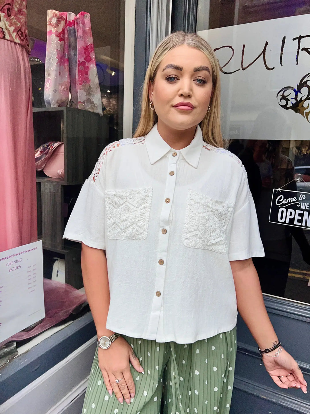 Tops & Blouses