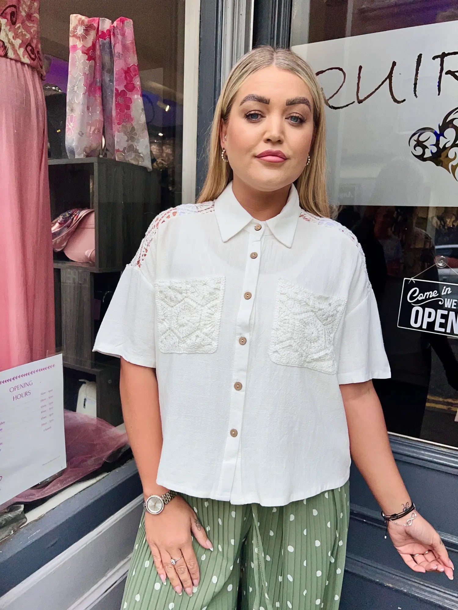 Tops & Blouses