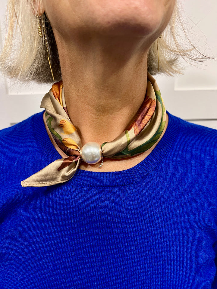 Sierra Bold Floral Magnetic Scarf TAUPE