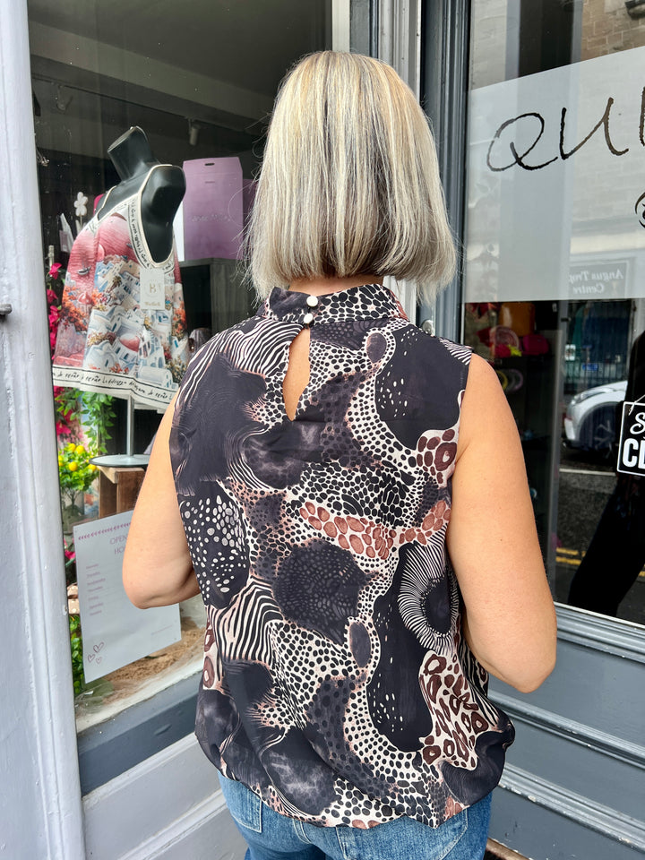 Animal Print Bubble Hem Sleeveless Blouse BLACK
