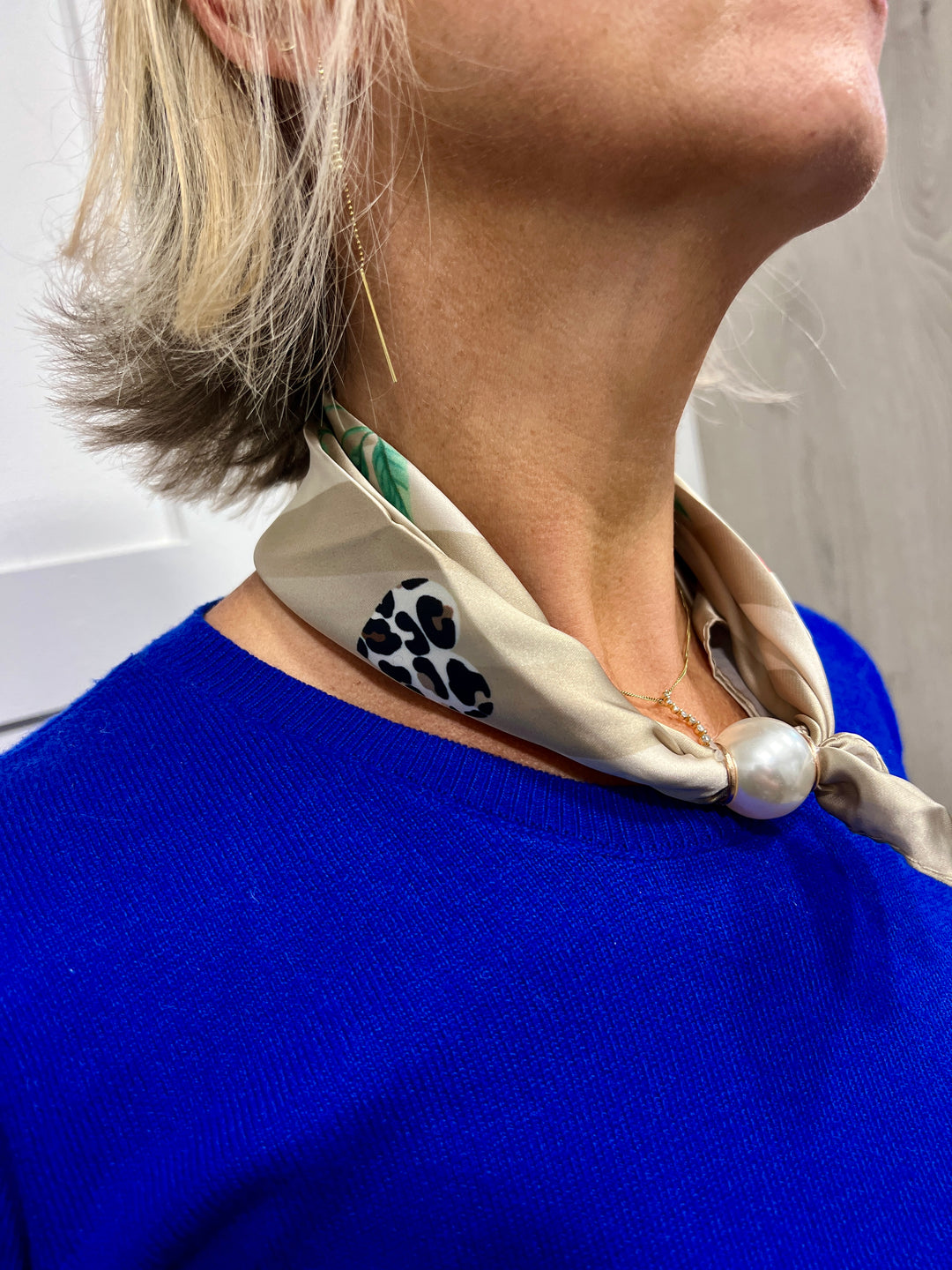 Cherries Magnetic Neck Scarf BEIGE