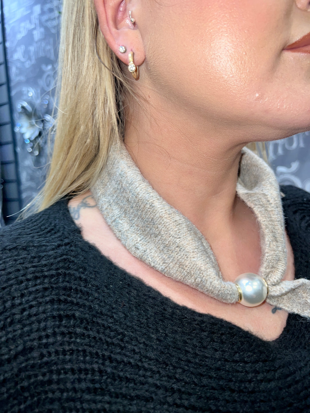 Knitted Magnetic Scarf TAUPE