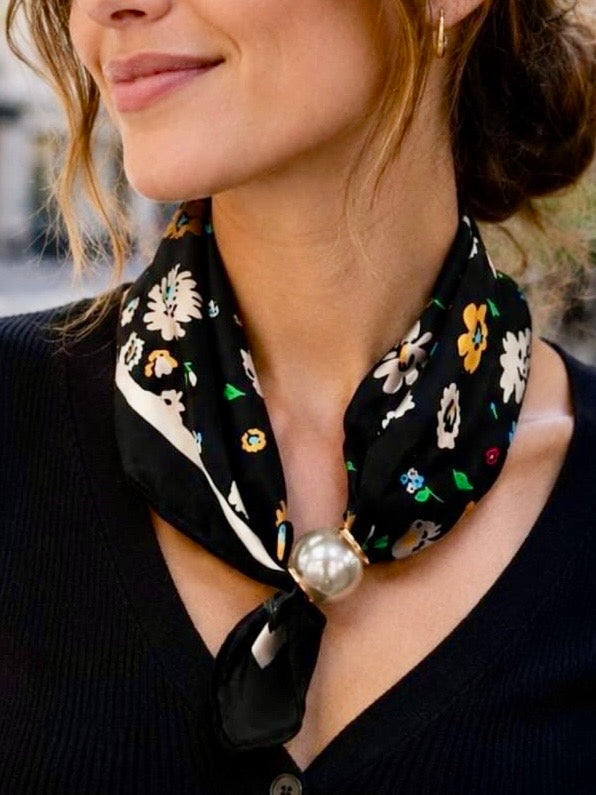 Libby Small Flower Detail Magnetic Scarf BLACK