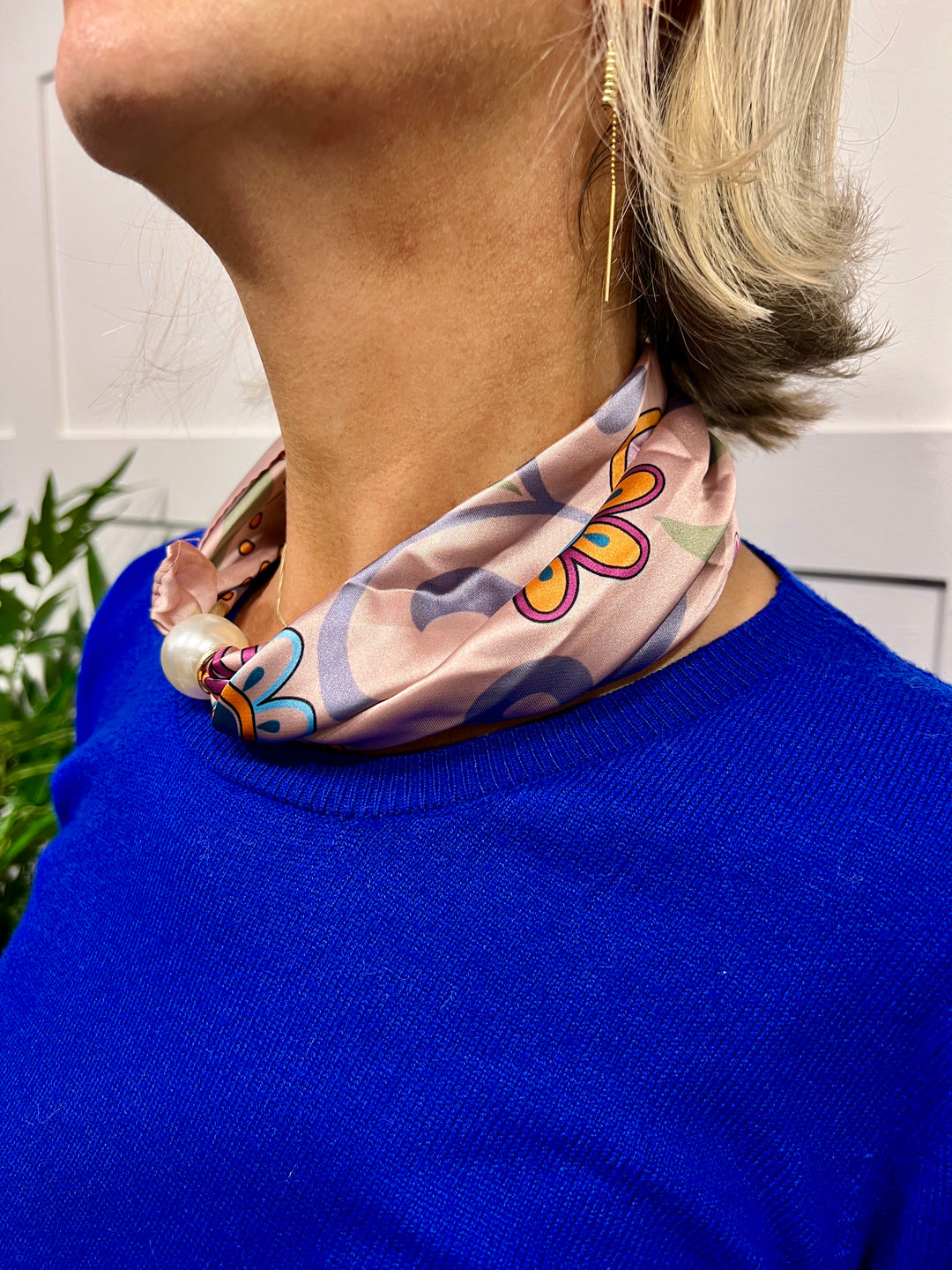 Groovy Floral Magnetic Scarf PINK