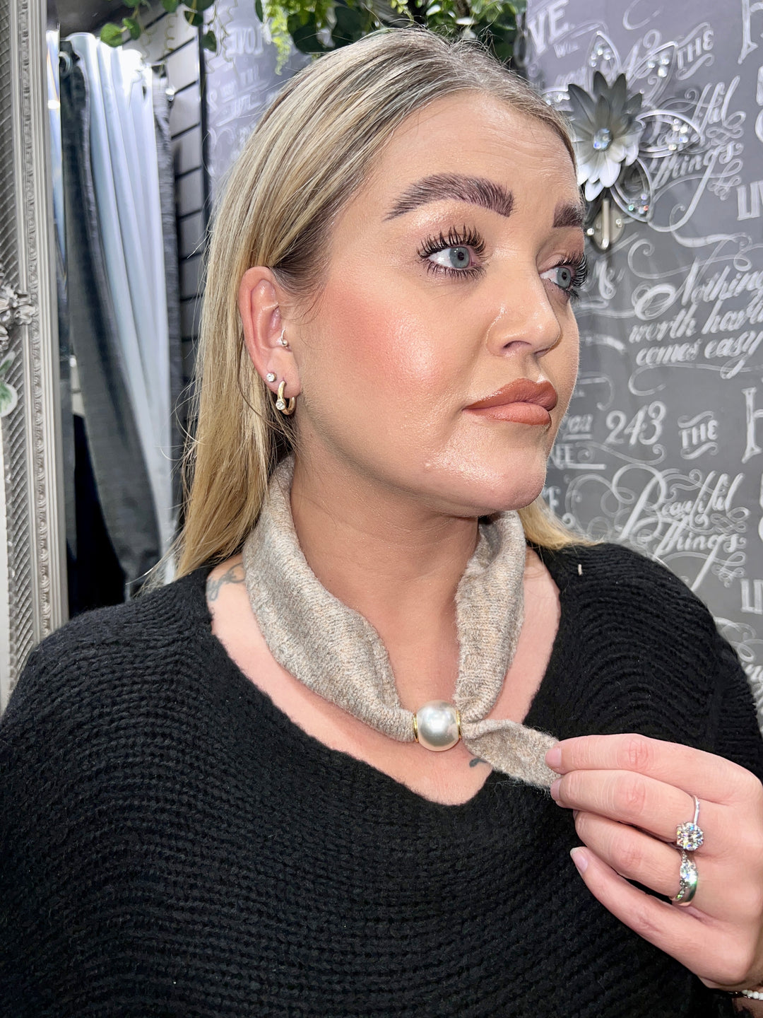 Knitted Magnetic Scarf TAUPE