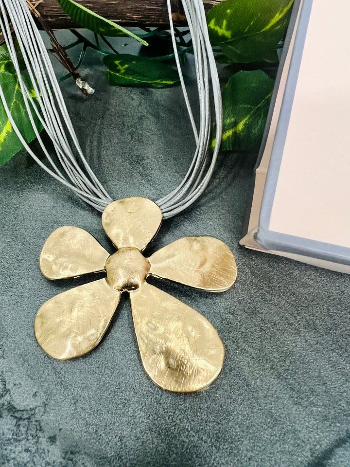 Gracee Large Daisy Shape Pendant Gold