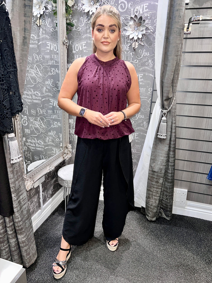 Textured Dot Sleeveless Bubblehem Blouse PLUM
