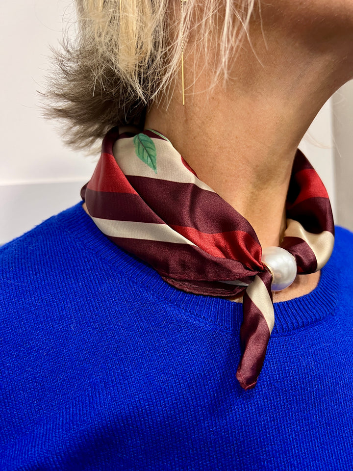 Cherries Magnetic Neck Scarf WINE