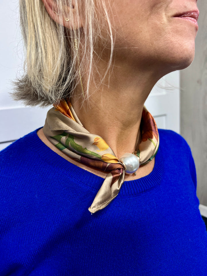 Sierra Bold Floral Magnetic Scarf TAUPE