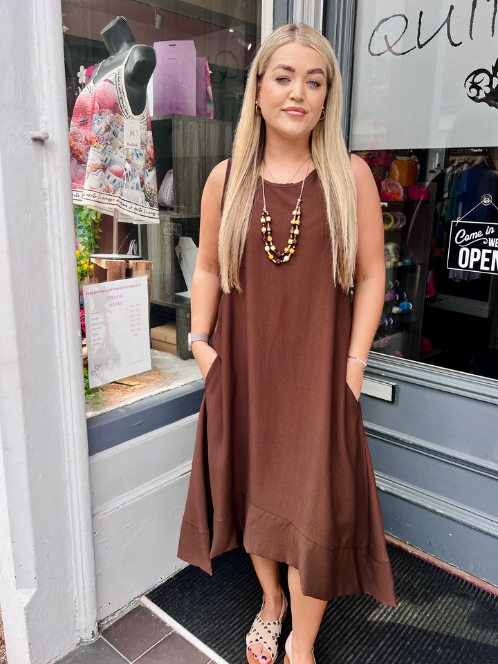 Indie Sleeveless Maxi Dress With Necklace CHOCOLATE