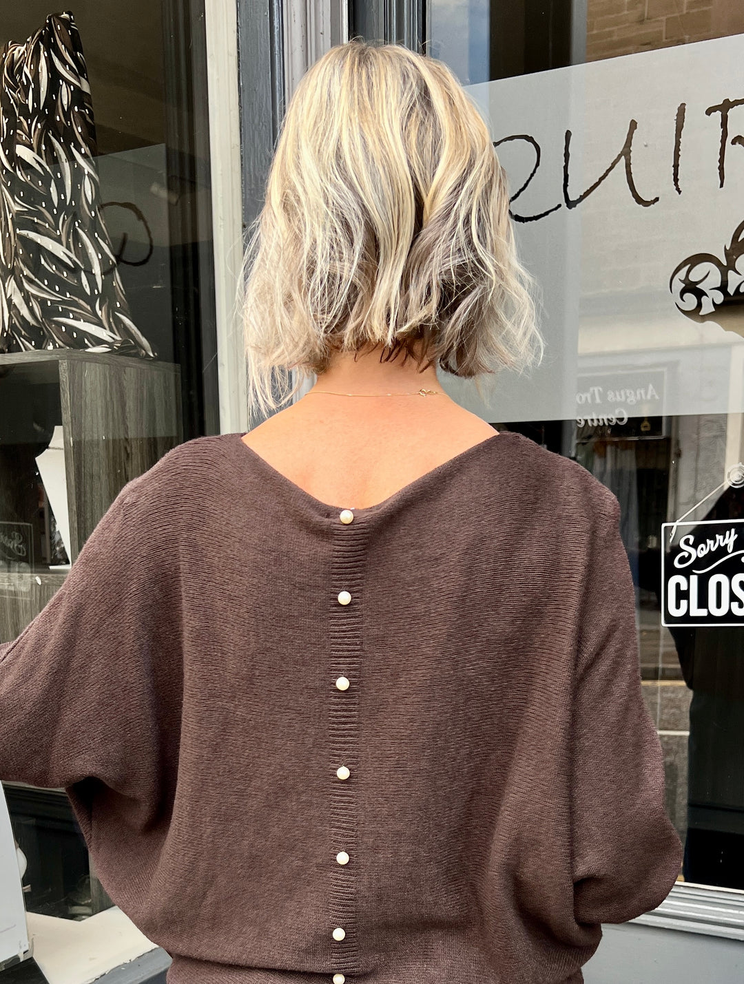 Lucie Pearl Back Knit CHOCOLATE