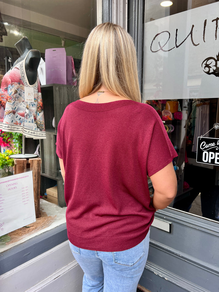 Jenna Fine Knit Short Sleeve Top WINE