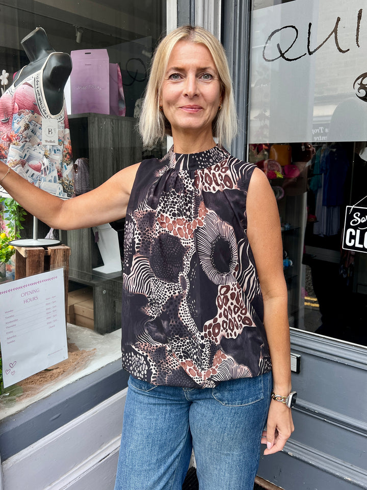 Animal Print Bubble Hem Sleeveless Blouse BLACK