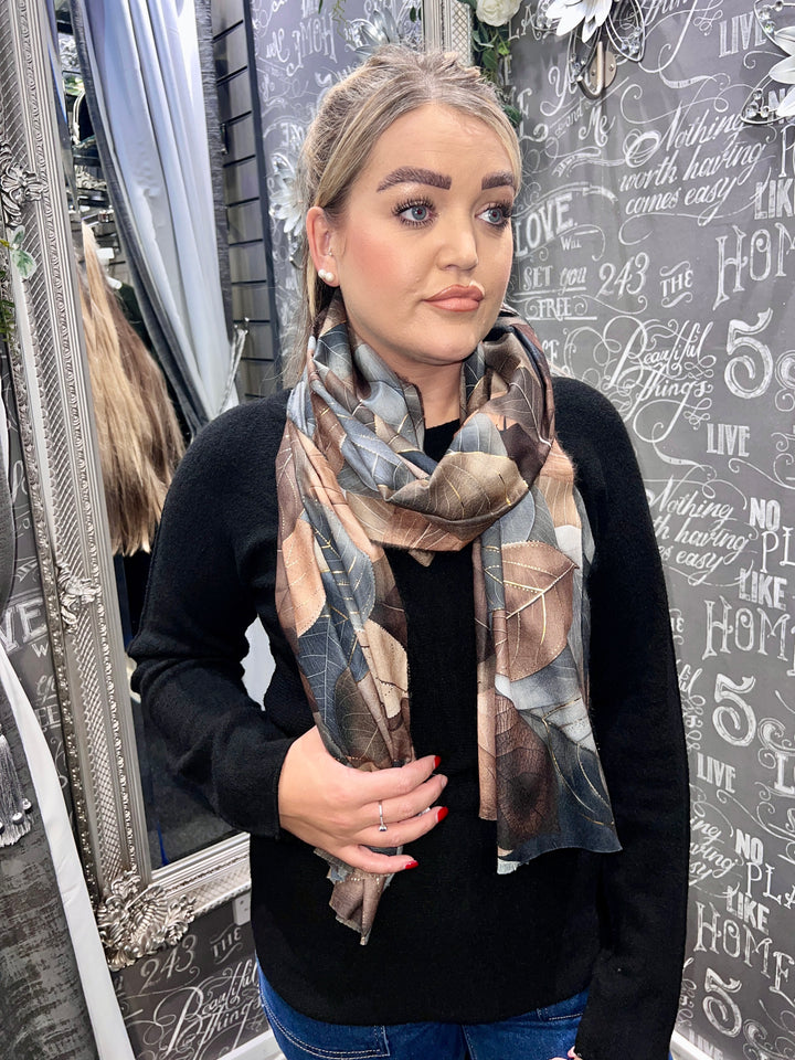 Multi Leaf Scarf BROWN