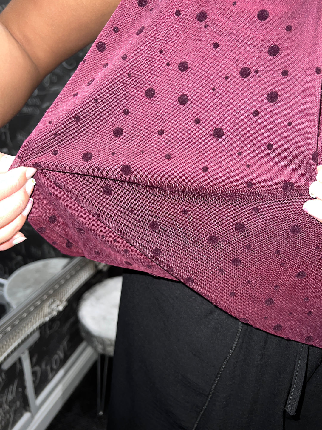 Textured Dot Sleeveless Bubblehem Blouse PLUM