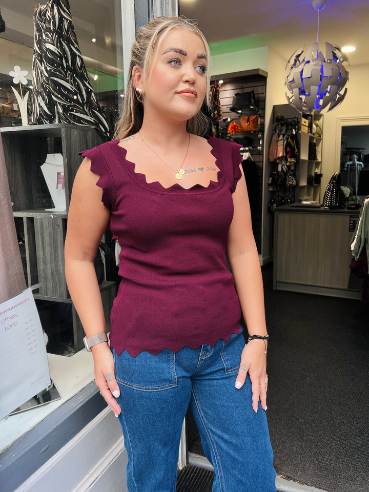 Gianna Knitted Scalloped Vest BERRY
