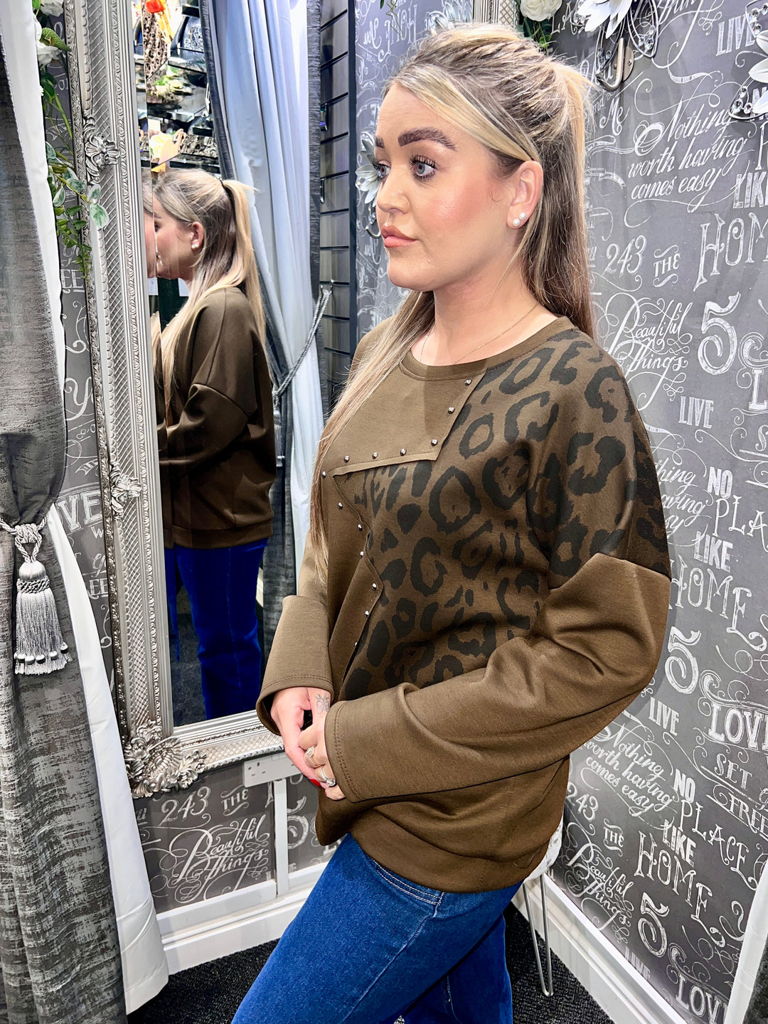 Katya Animal Print Star Sweatshirt CHOCOLATE