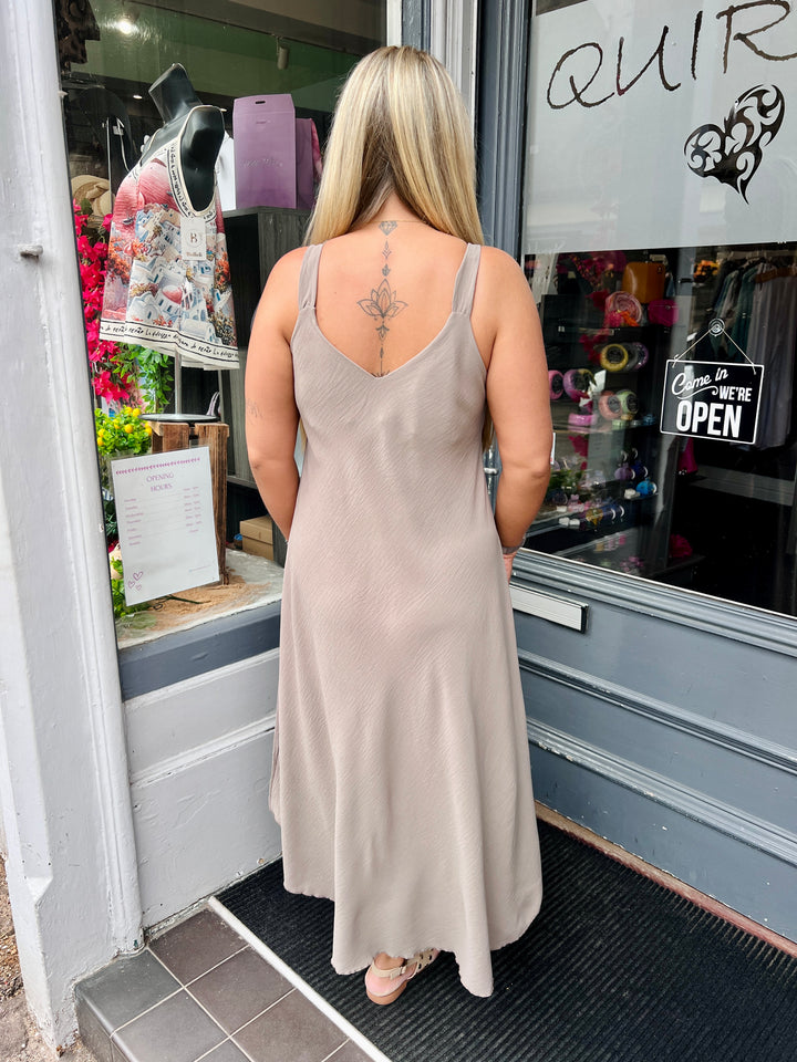 Aria Gold Buckle Maxi Dress MOCHA