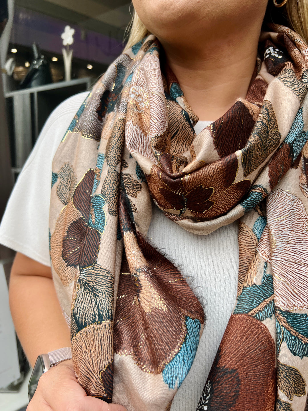 Elegant Flower Scarf MOCHA