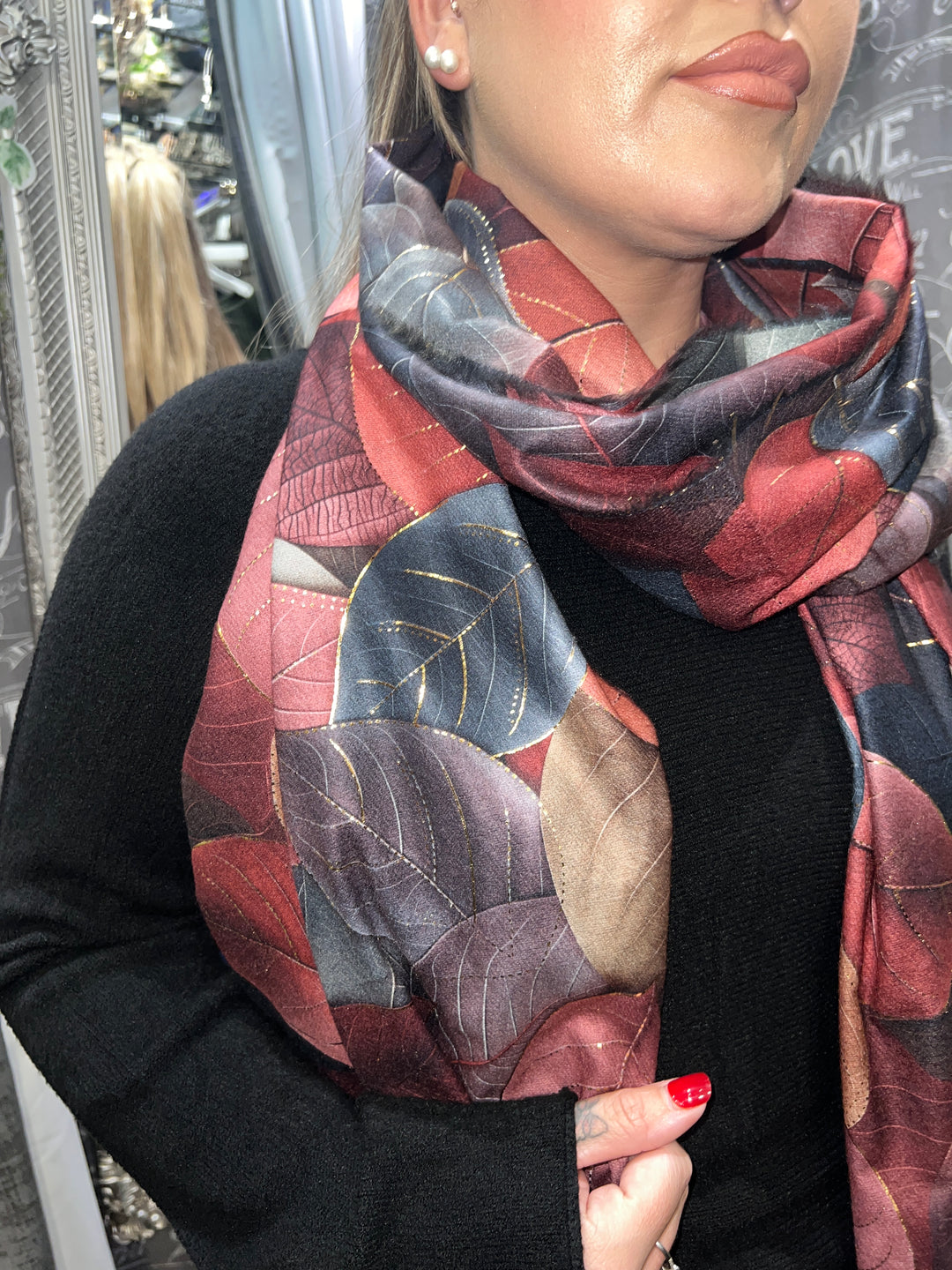 Multi Leaf Scarf BERRY