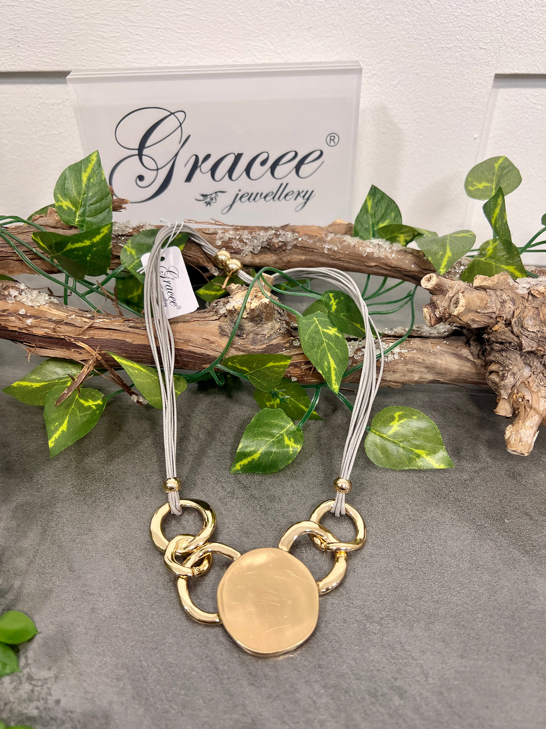 Gracee Magnetic Circle Pendant GOLD