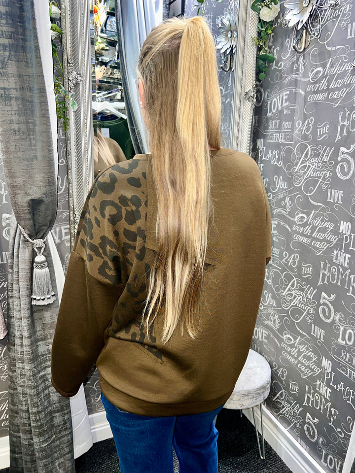 Katya Animal Print Star Sweatshirt CHOCOLATE