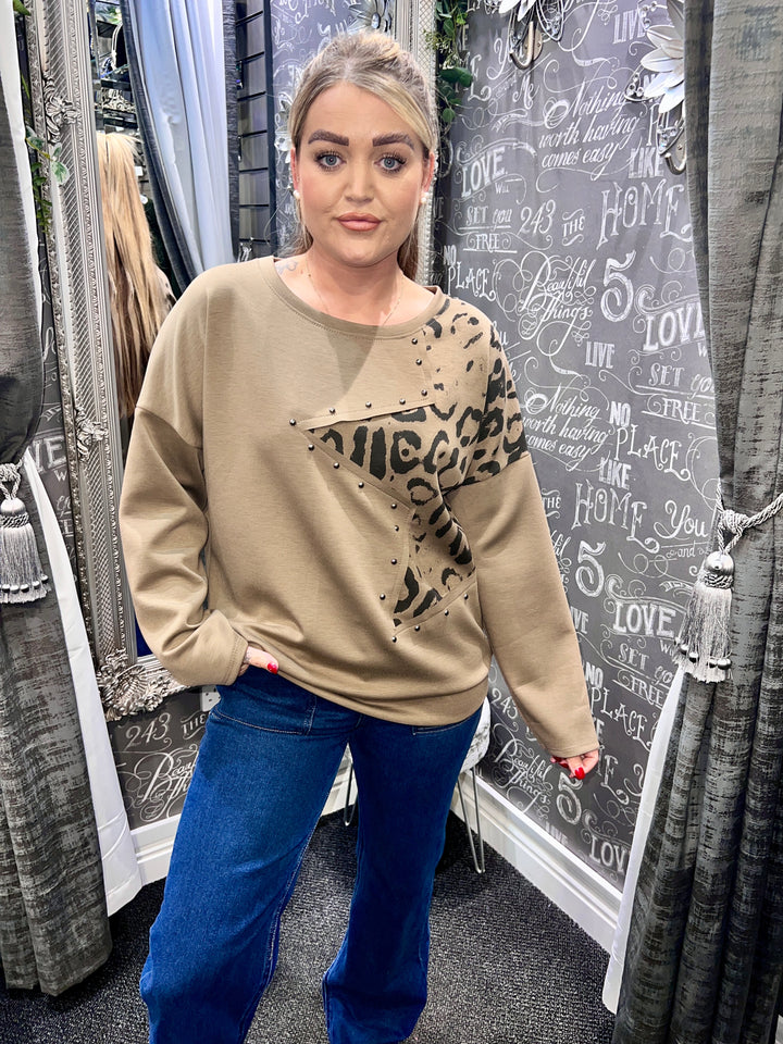 Katya Animal Print Star Sweatshirt MOCHA