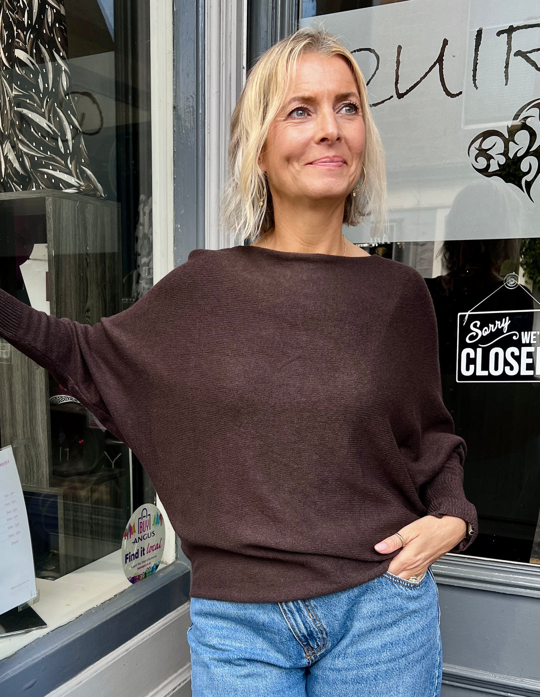 Lucie Pearl Back Knit CHOCOLATE