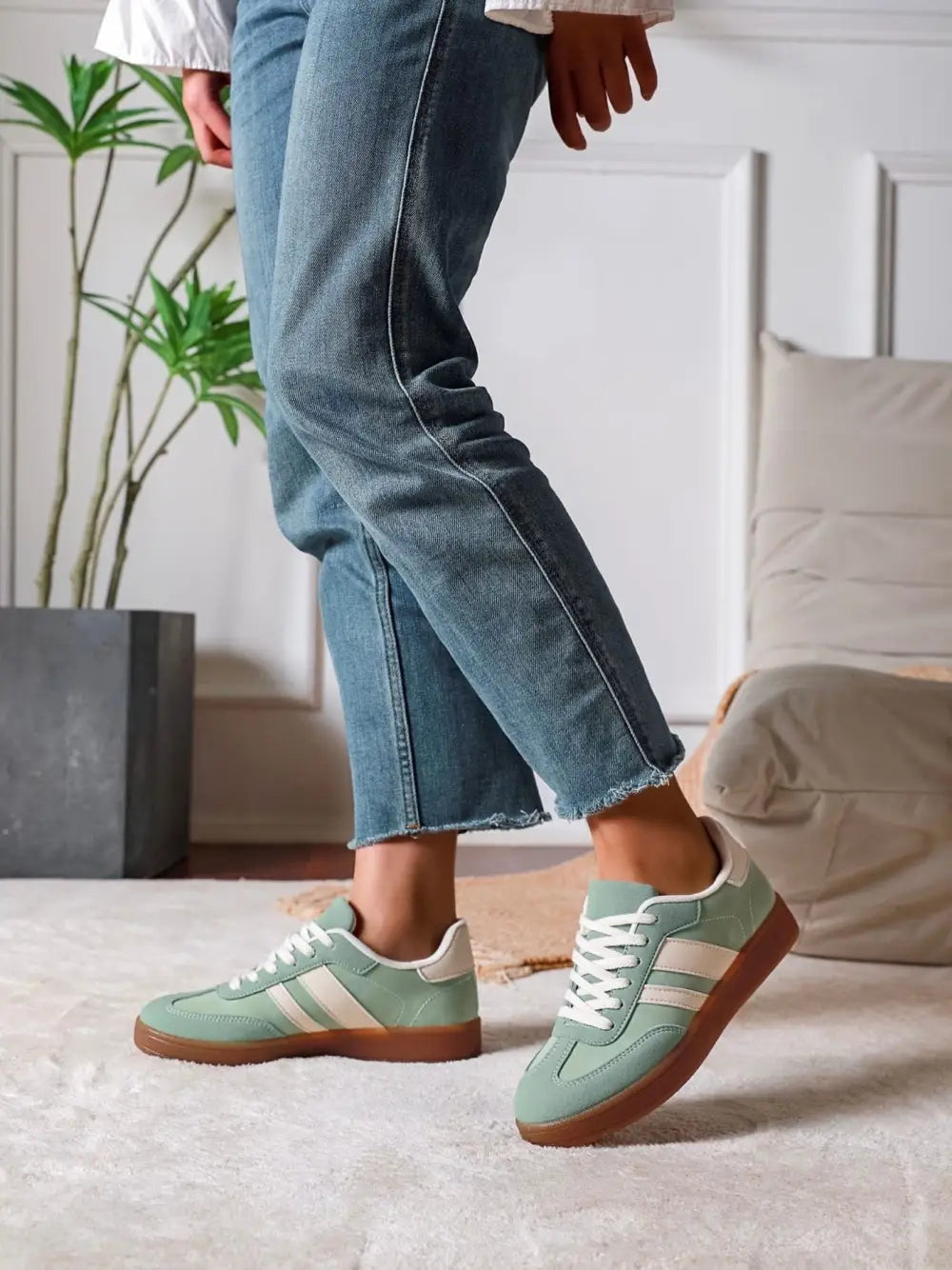 Chelsea Trainers MINT - Footwear