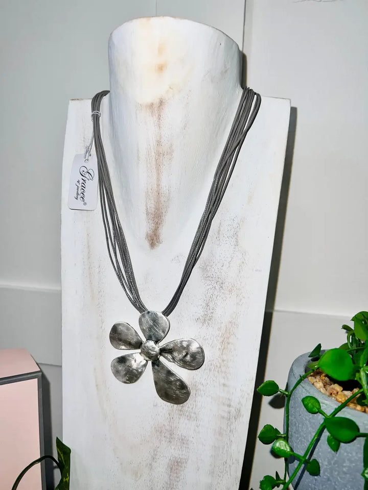 Gracee Large Daisy Shape Pendant SIL