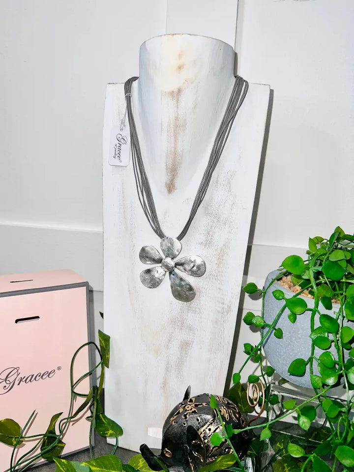Gracee Large Daisy Shape Pendant SIL