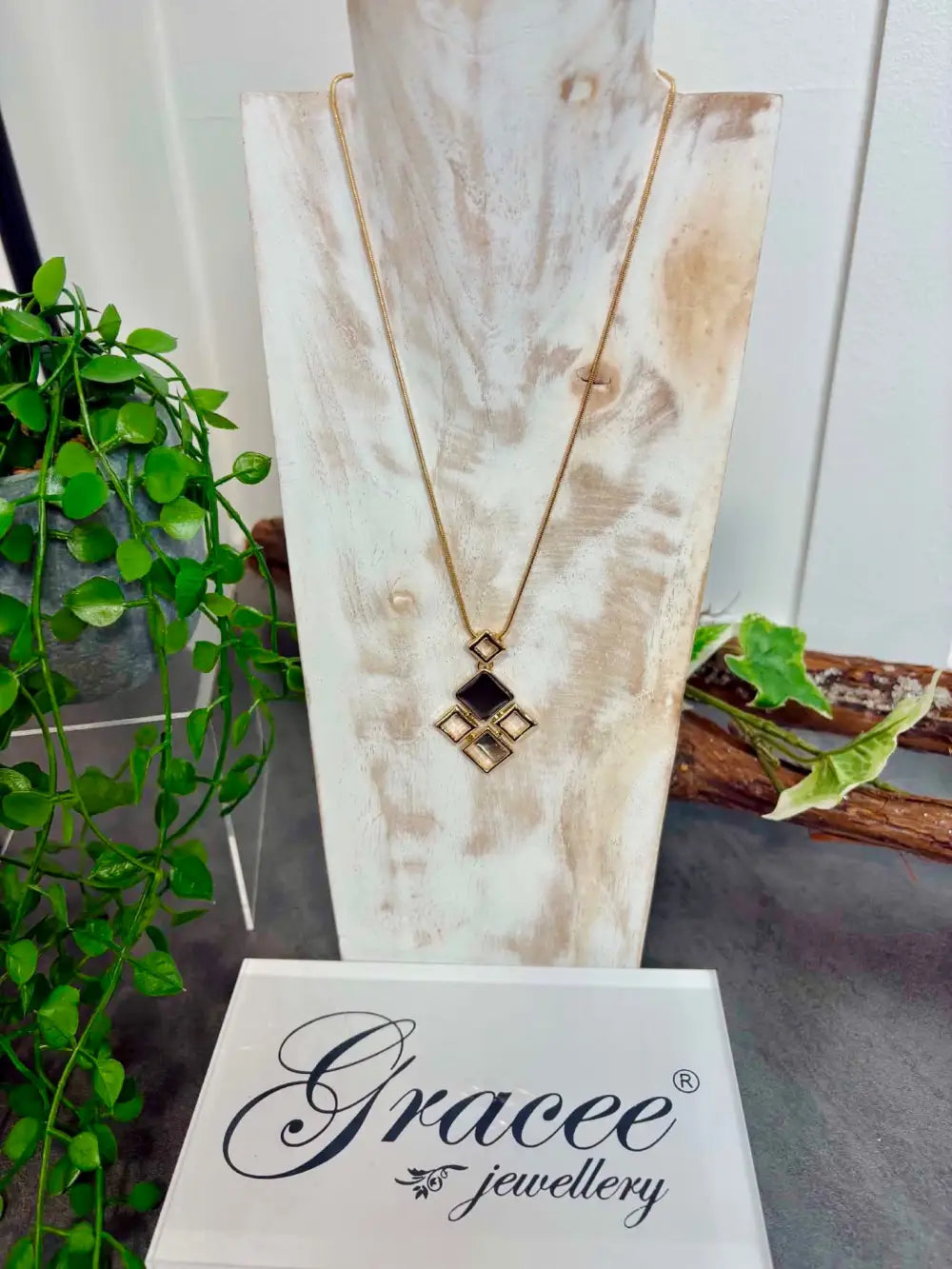 Gracee Short Square Abstract Necklace GOLD