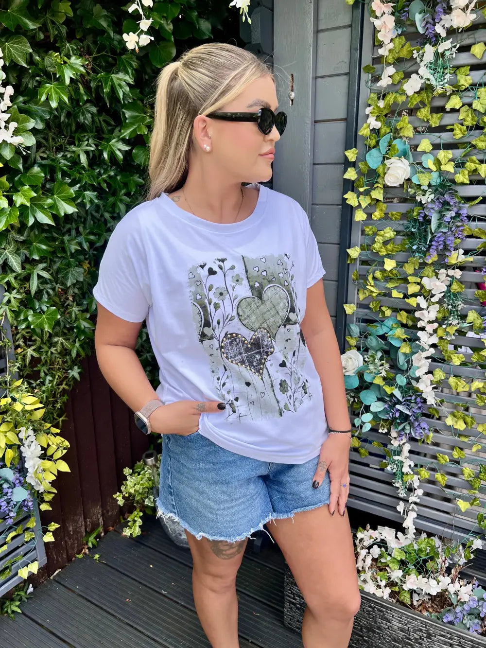 Heart Studded T Shirt KHAKI