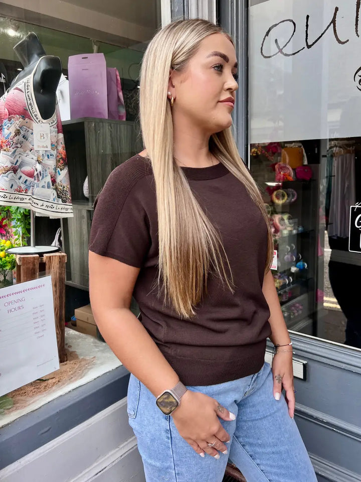 Jenna Fine Knit Short Sleeve Top CHOCOLATE