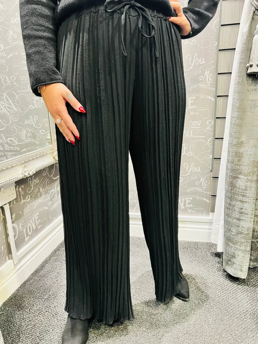 Jenna Pleated Trousers BLACK - Trousers