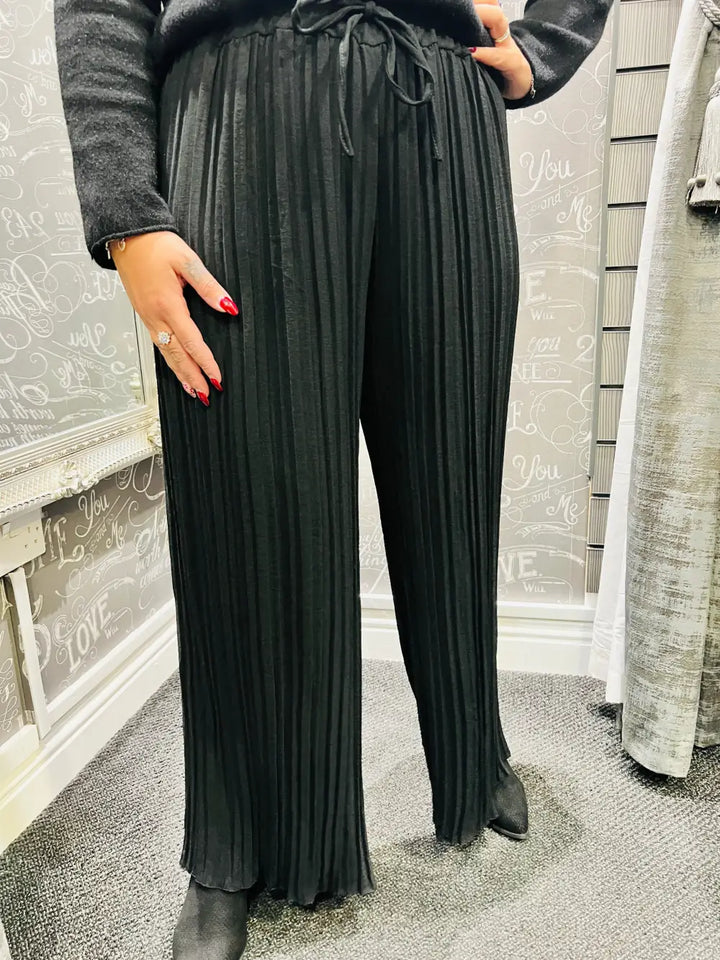 Jenna Pleated Trousers BLACK - Trousers