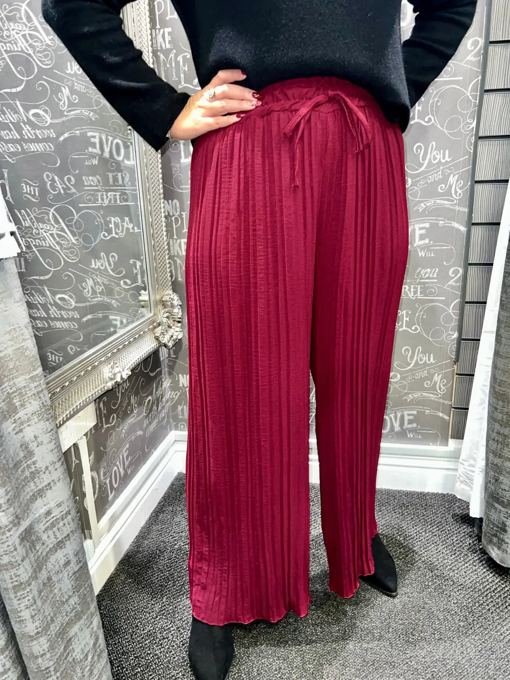 Jenna Pleated Trousers WINE - Trousers