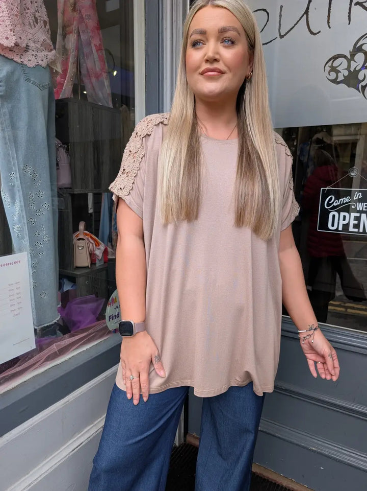 Kourtney Crochet Sleeve T Shirt MOCHA