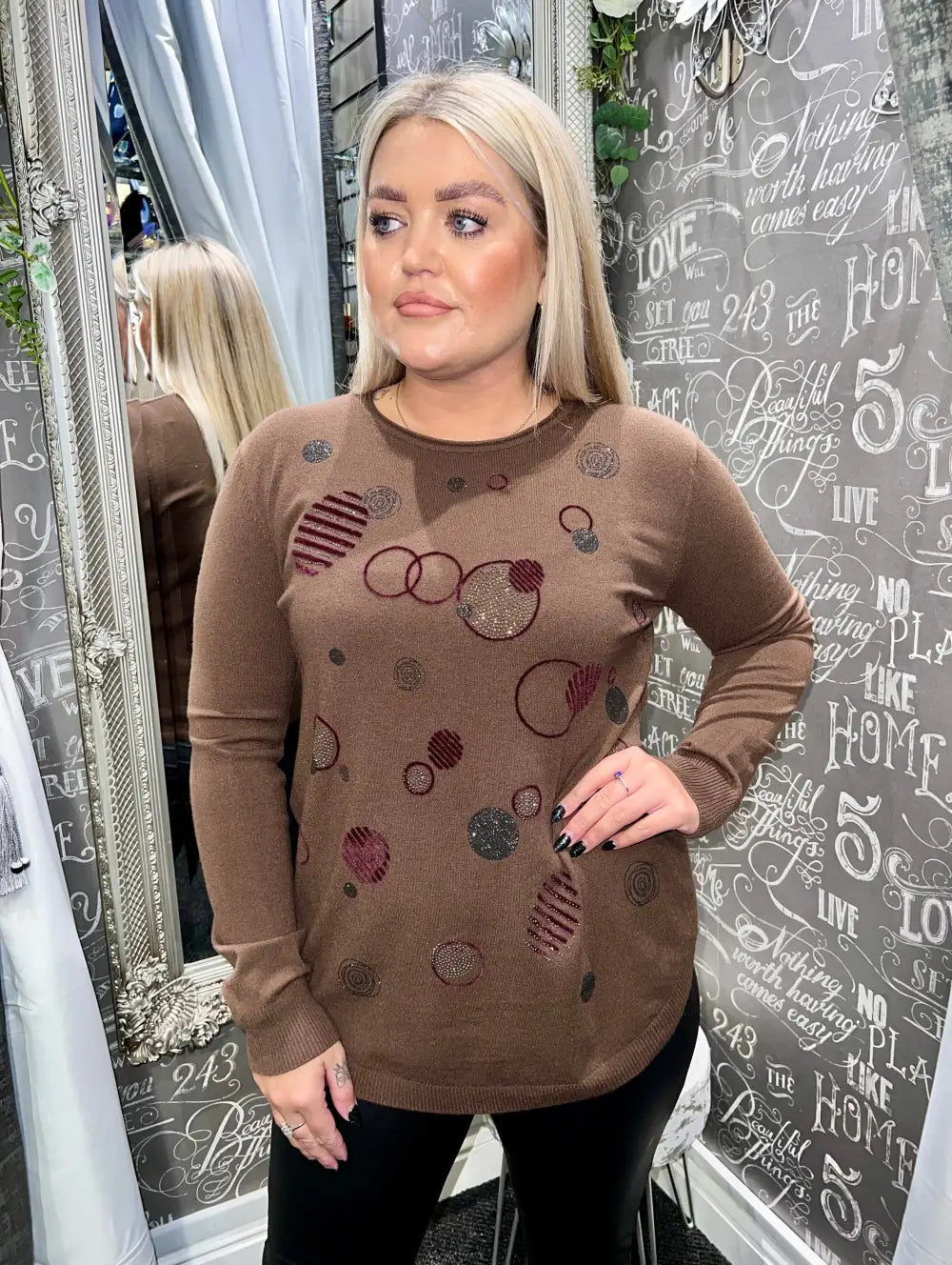 Kyra Circle Design Jumper CHOCOLATE - Jumper