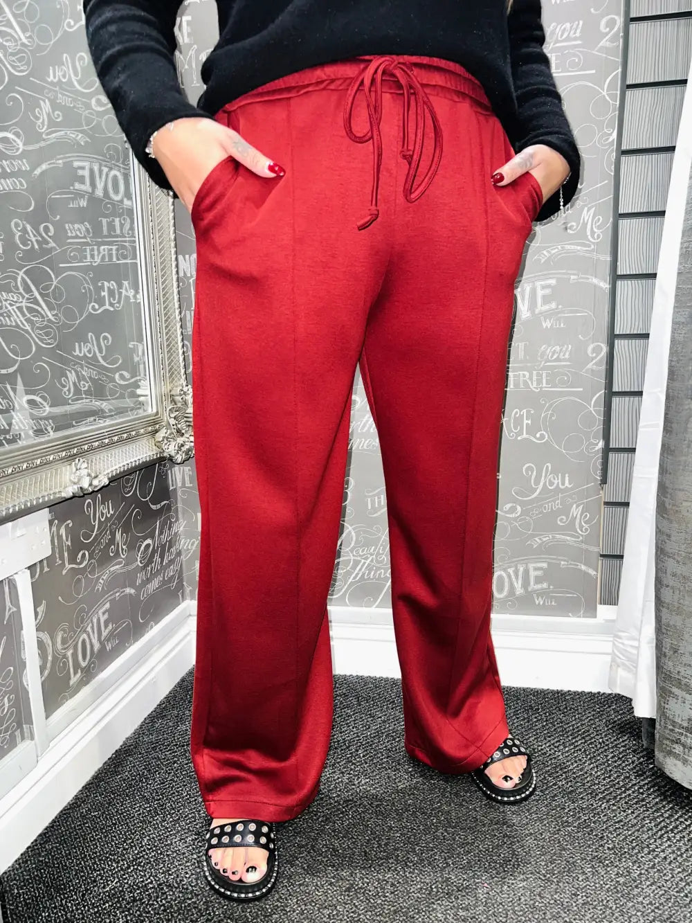 Lola Wide Leg Joggers WINE
