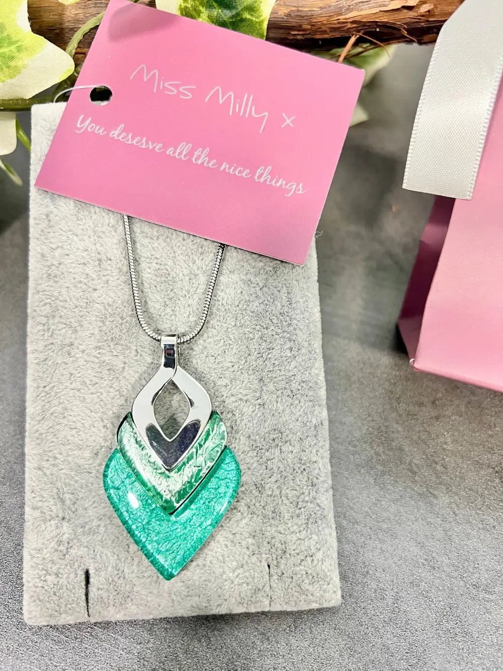 Miss Milly Diamond Resin Necklace MINT