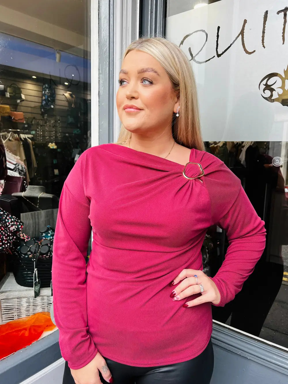 Paloma Clasp Top WINE