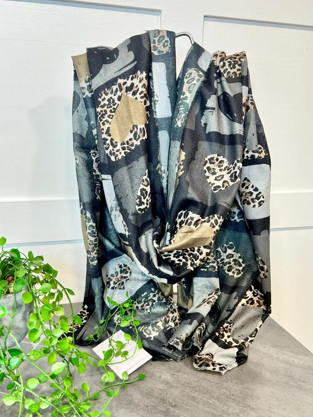 Patchwork Heart Scarf BLACK - Scarf