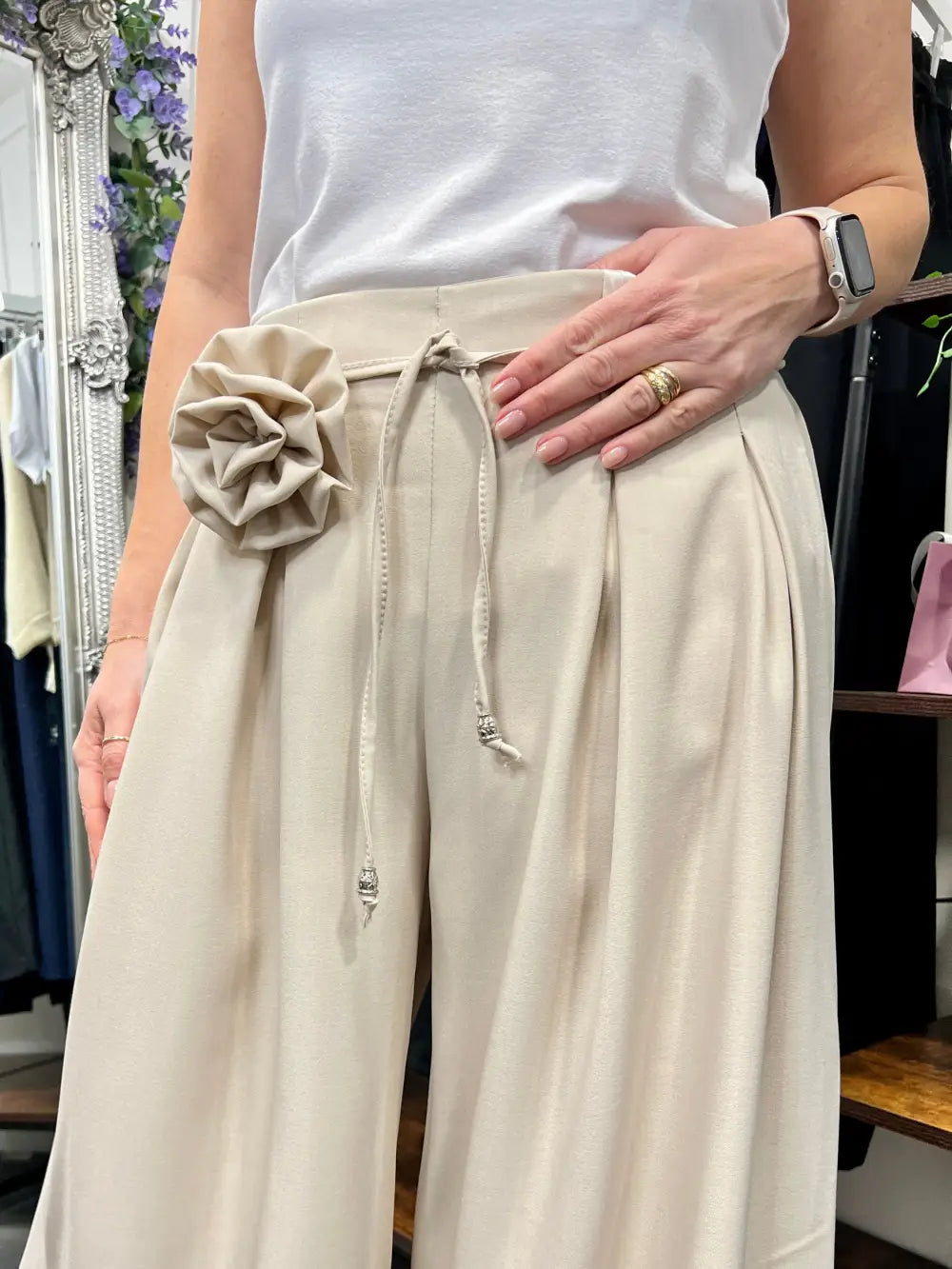 Rosette Wide Leg Trousers BEIGE