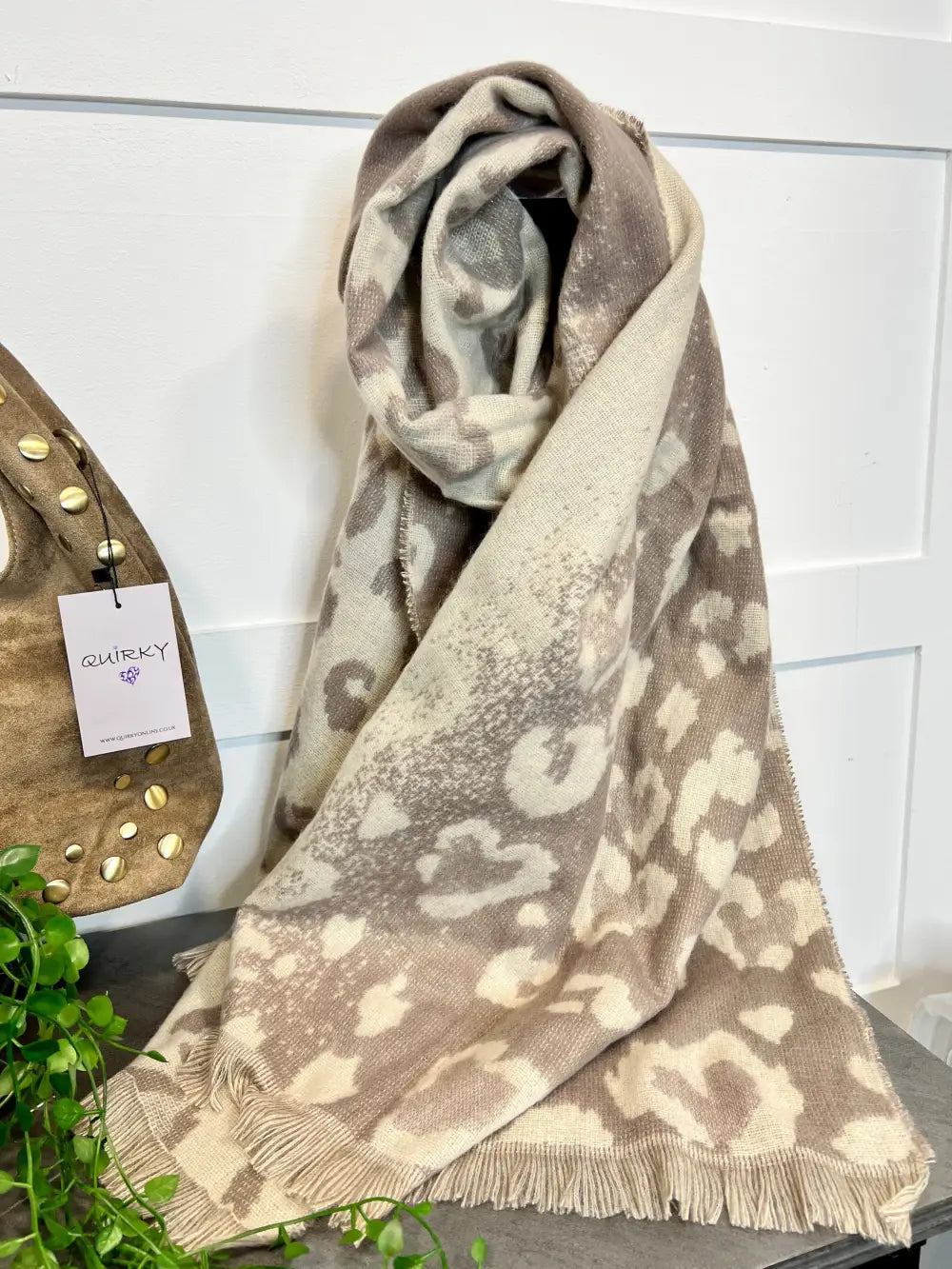 Shadow Heart Scarf MOCHA - Scarf