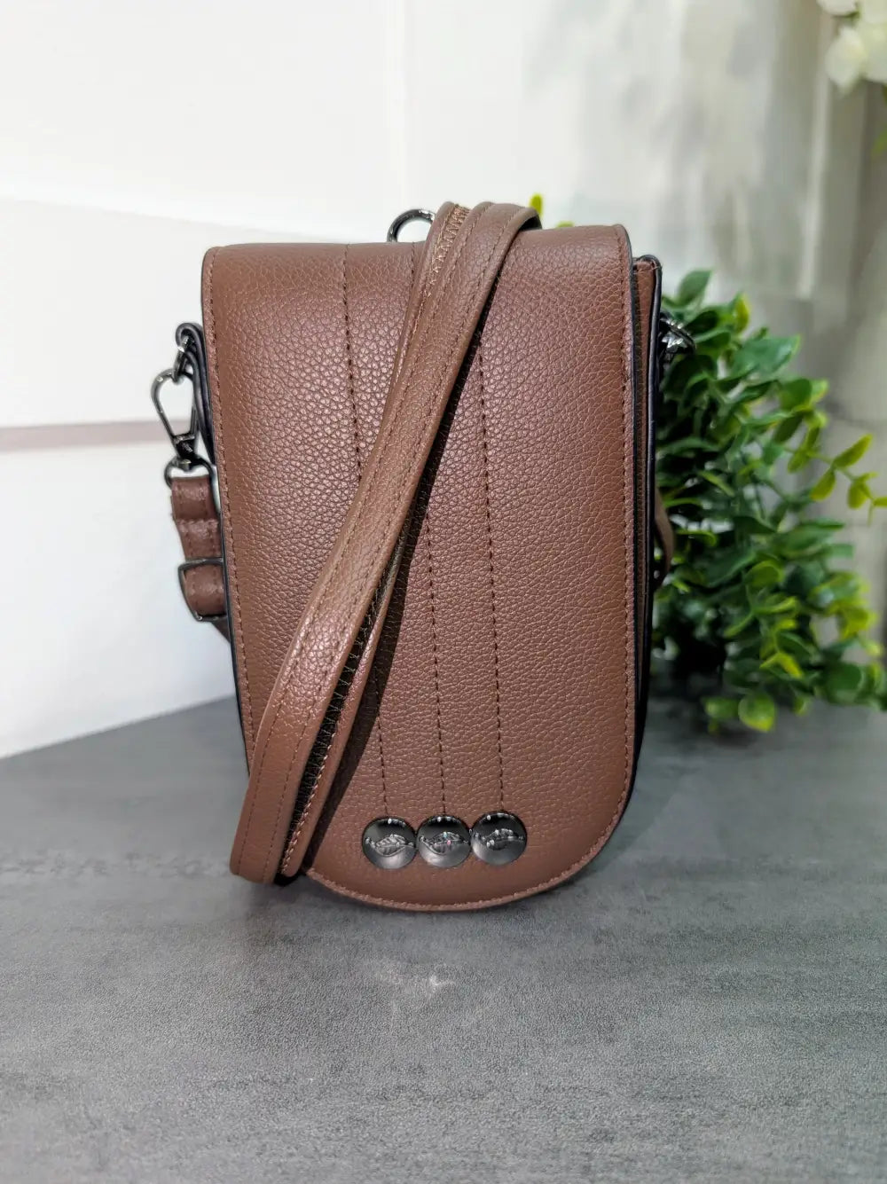 Tazmin Phone Bag CHOCOLATE