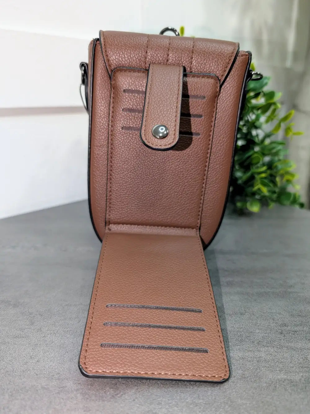 Tazmin Phone Bag CHOCOLATE
